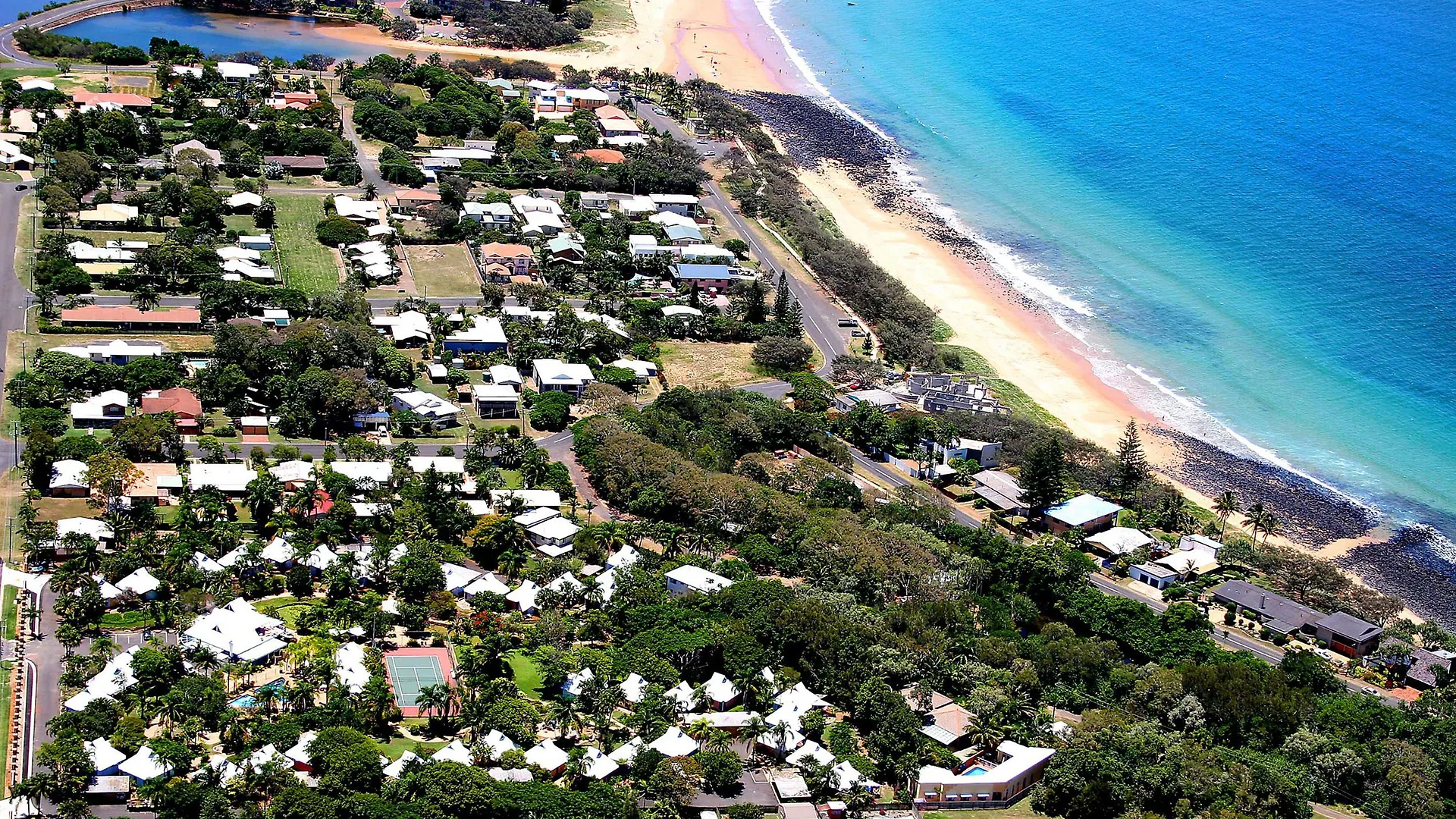 Kellys Beach Resort Bargara