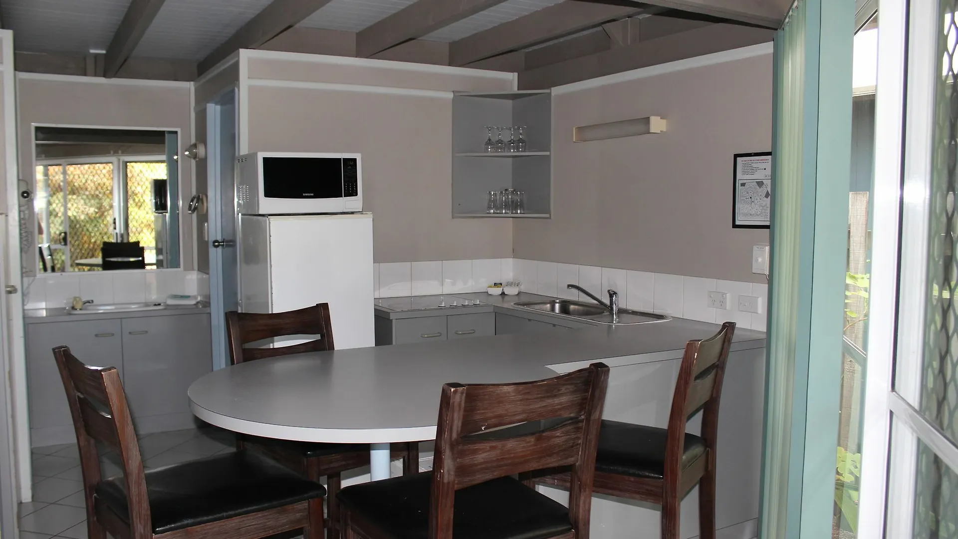 Kellys Beach Resort Bargara 4*,
